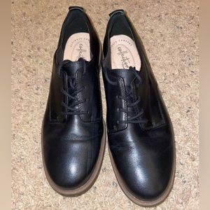 Clark’s Oxford 8W